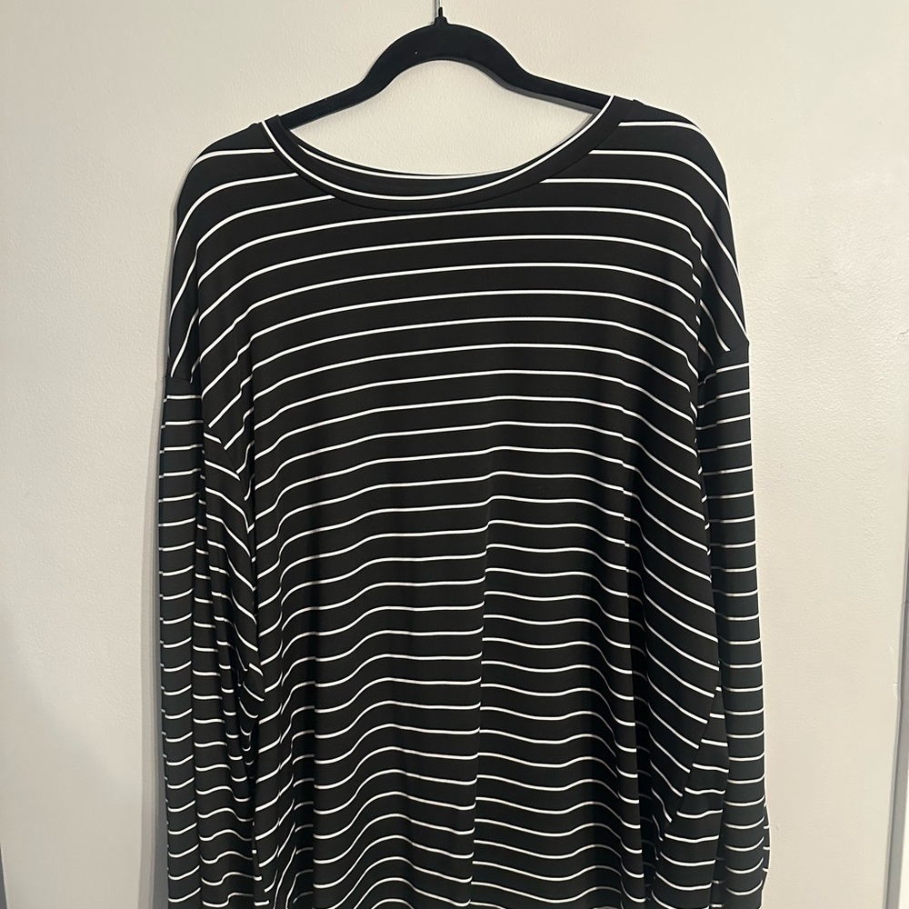 SHEIN Black and White Striped Top